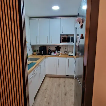 Lejlighed Centro Campus Universidad, Bien Comunicado